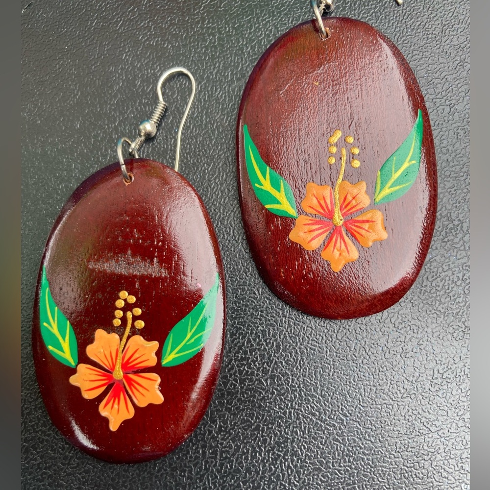 Sale! Handpainted hibiscus earrings from Bali